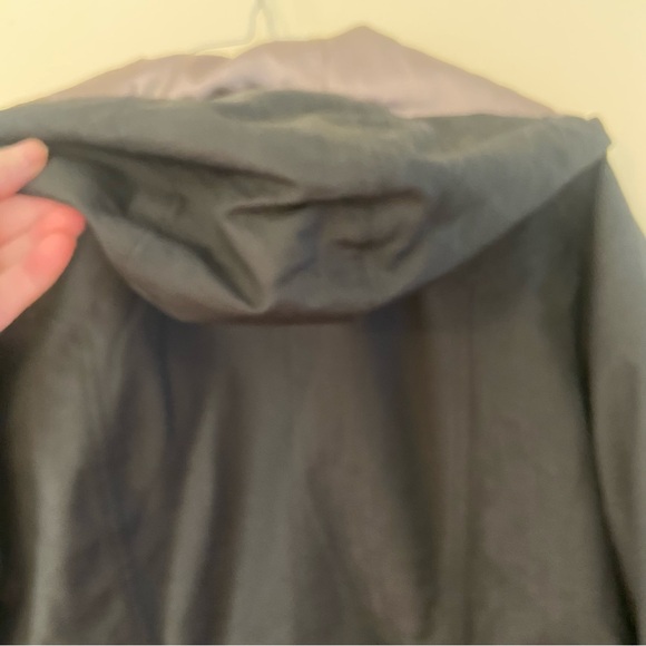 Like New Burton Black Ski/Snow Board Jacket size Small - Picture 5 of 13